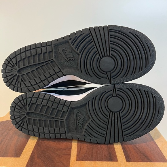 Nike Dunk Low - Picture 7 of 8